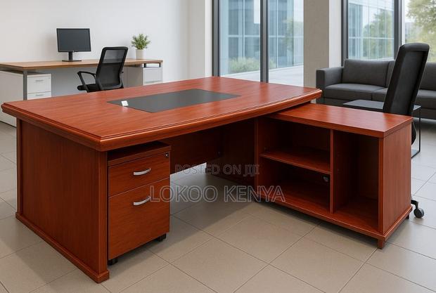 Office Desk: Primespace Executive Desk - main view
