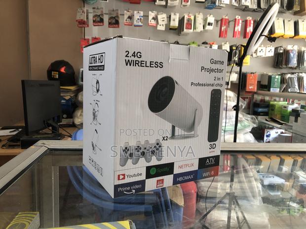 Game Projector With Controllers - main view