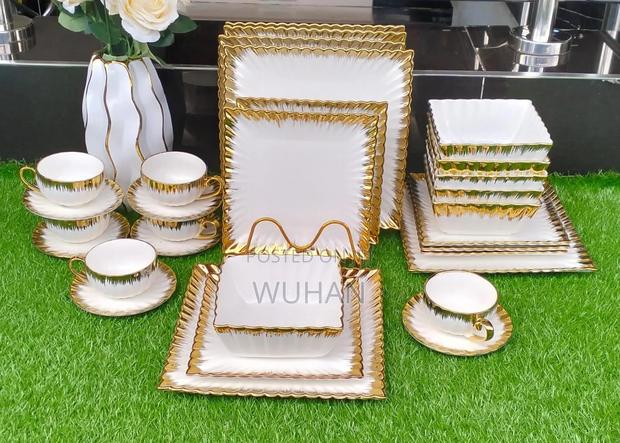 *30pcs White Dinner Set With Gold Rim