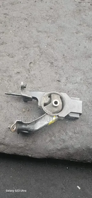 Noah/Voxy Rear Gearbox Mounting