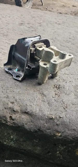 Nissan March/Note Engine Mounting