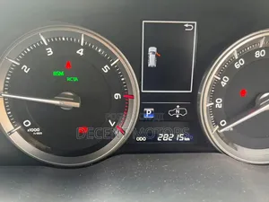 Toyota Land Cruiser 4.6 V8 ZX 2018 White