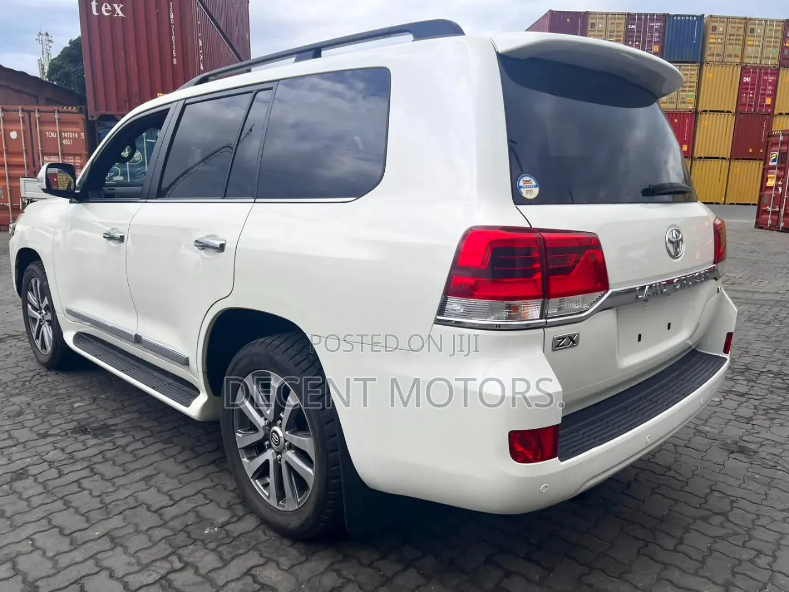 Toyota Land Cruiser 4.6 V8 ZX 2018 White