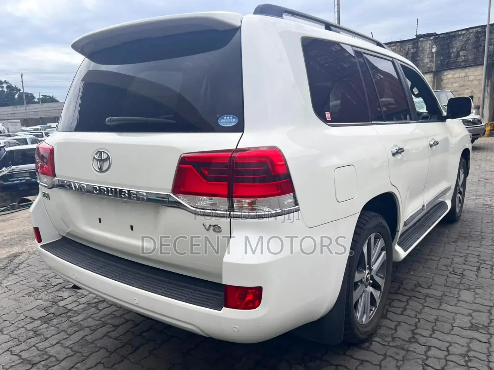 Toyota Land Cruiser 4.6 V8 ZX 2018 White