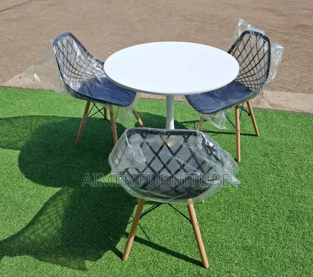 Black/White Outdoor Set