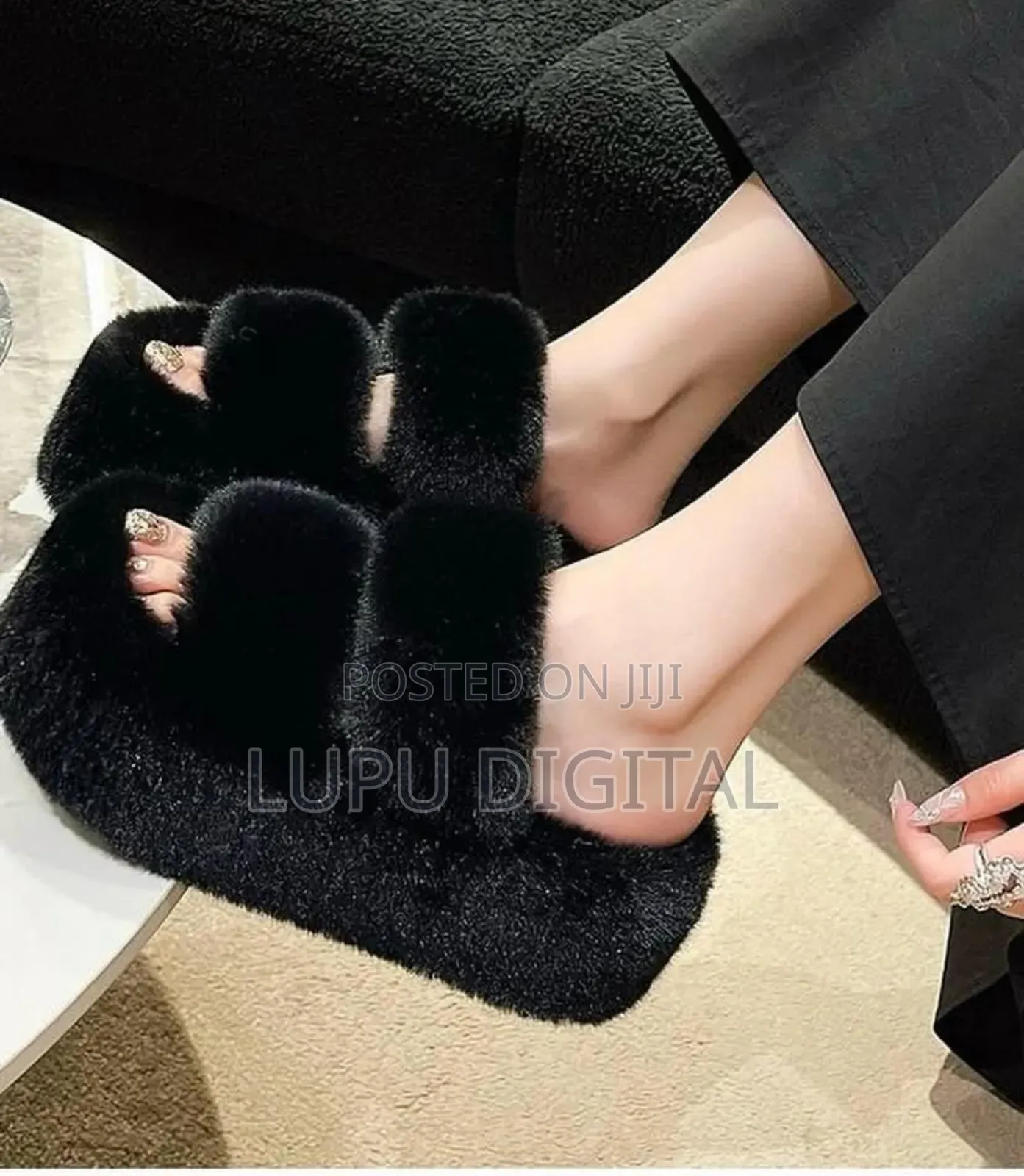 *Fluffy Platform Sandals*
*Size 36- 41*