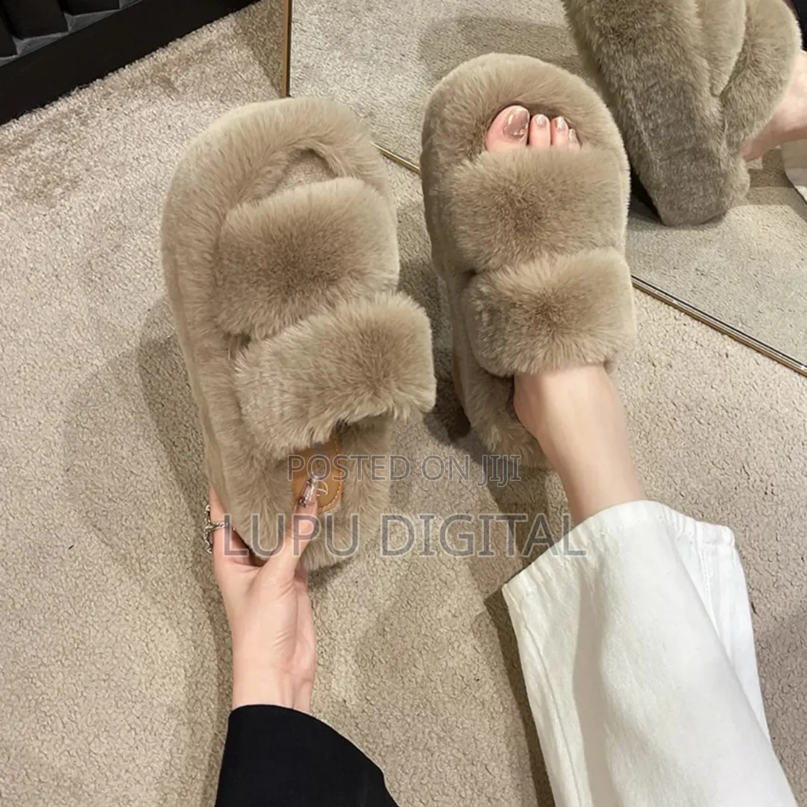 *Fluffy Platform Sandals*
*Size 36- 41*
