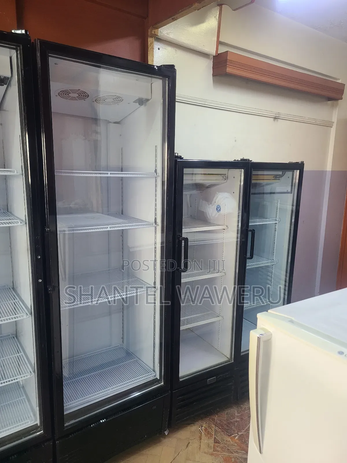 Showcase Glass Shop Display Refrigerator 300litres