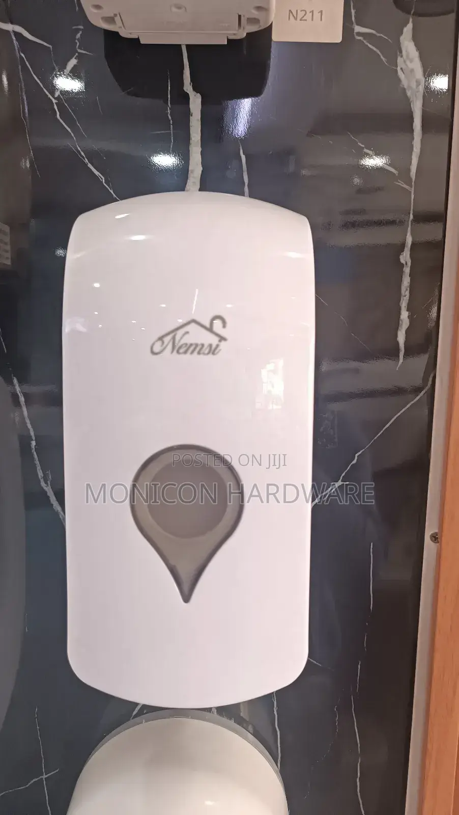 Soap Dispenser (Nemsi)