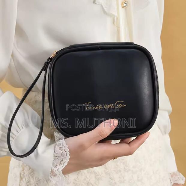 Cute Waterproof Mini Pads Pouch* - thumbnail 4