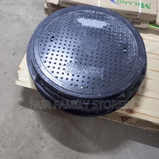 Circular Manhole Cover - main view