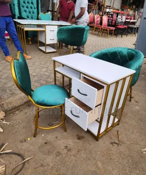Manicure Table With 2 Styling Chairs