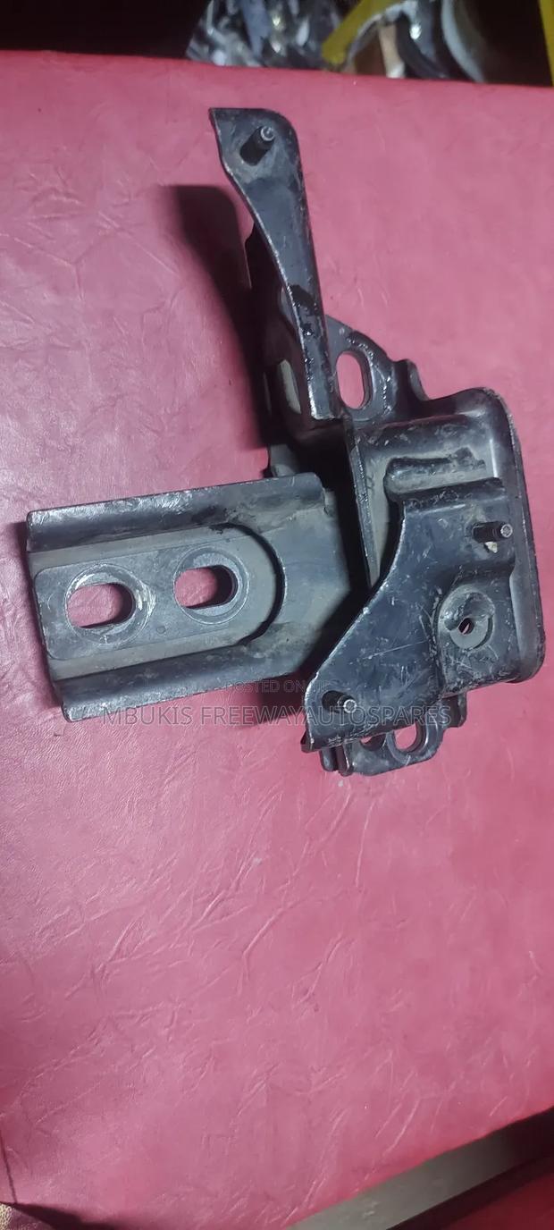 Gearbox Mounting Mazda Demio