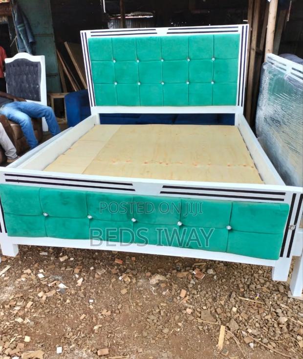 Bright Green Mocket Bed - main view