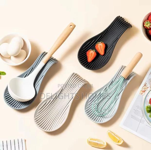 Flexible Spoon Rest_car - main view