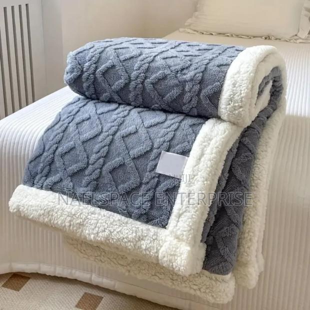 Sherpa Blankets – Unmatched Warmth, Unforgettable Comfort - thumbnail 4