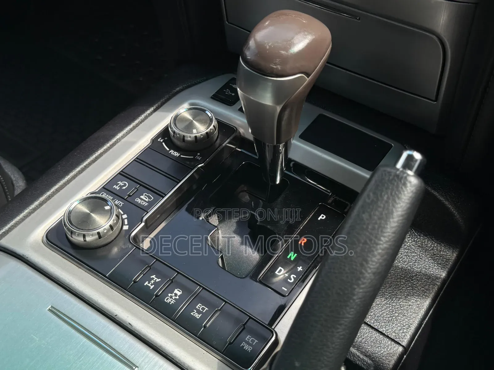Toyota Land Cruiser 4.5 V8 DSL 2015 Gray