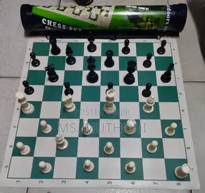 Foldable Chessboard Available in Several Sizes