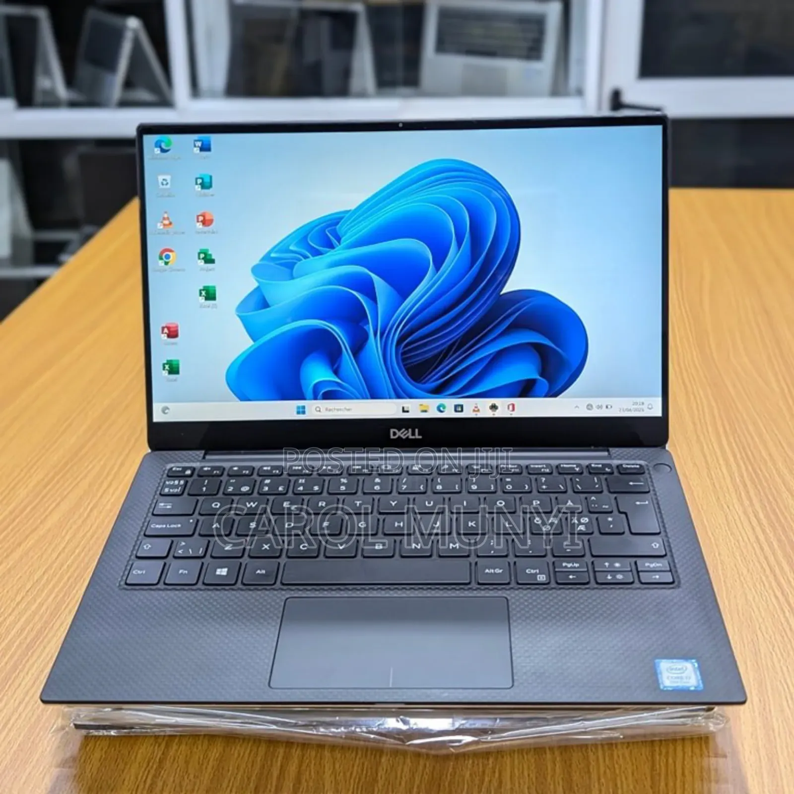 New Laptop Dell XPS 13 (9350) 8GB Intel Core I5 SSD 256GB