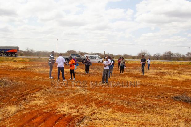 Voi Plots (Tarmac) - thumbnail 3