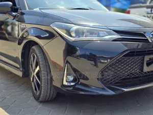 Toyota Corolla Fielder 1.5 Hybrid FWD 2019 Black