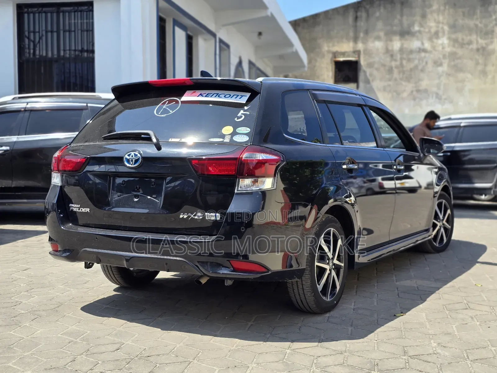 Toyota Corolla Fielder 1.5 Hybrid FWD 2019 Black