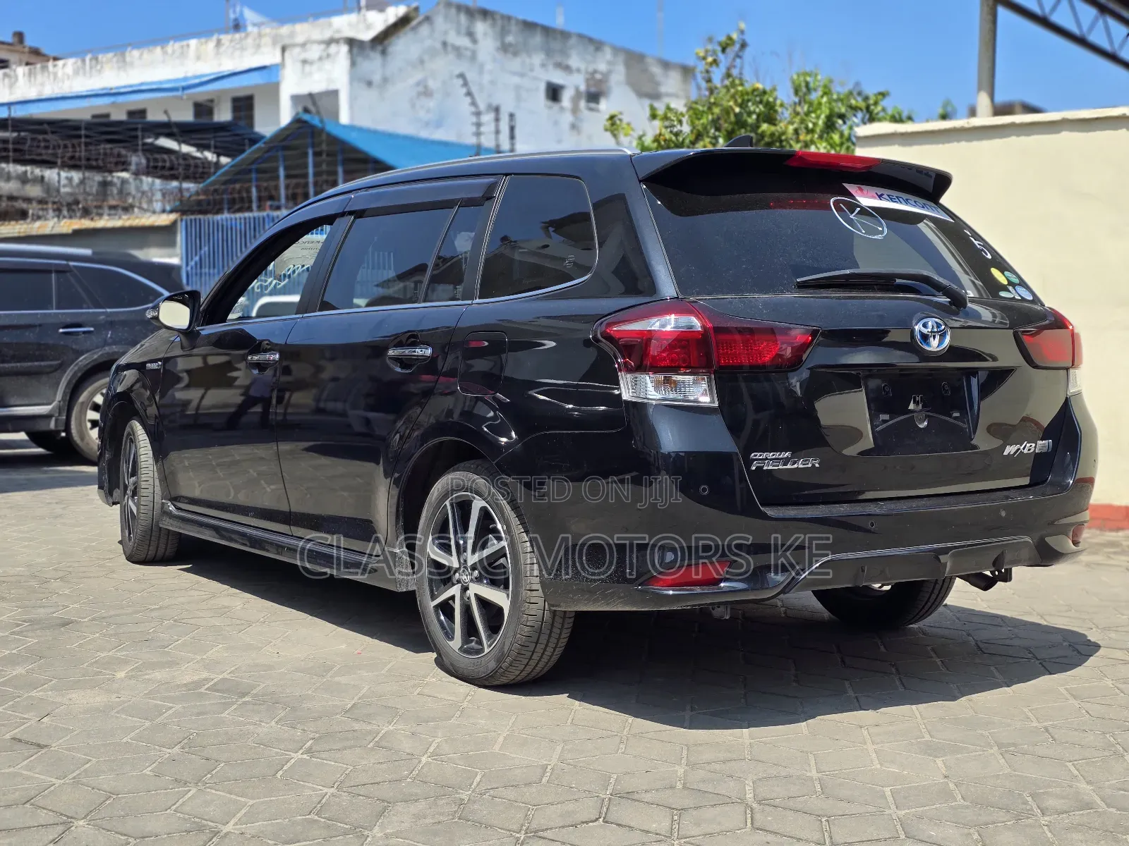 Toyota Corolla Fielder 1.5 Hybrid FWD 2019 Black