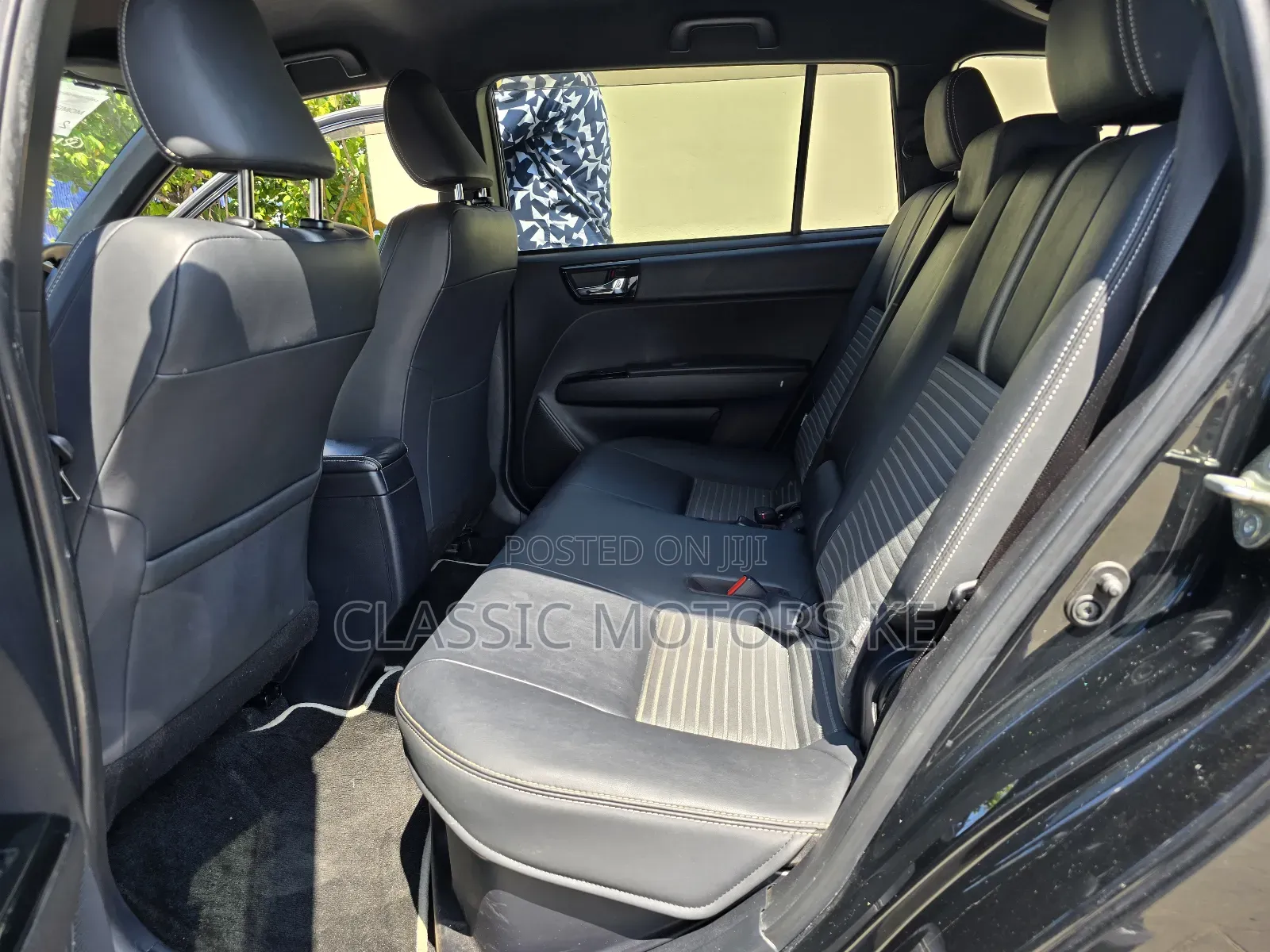 Toyota Corolla Fielder 1.5 Hybrid FWD 2019 Black