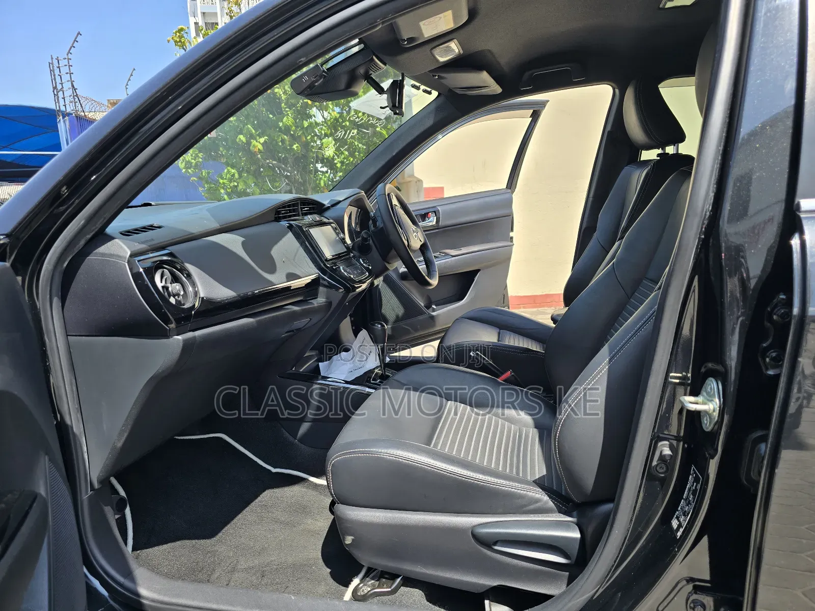 Toyota Corolla Fielder 1.5 Hybrid FWD 2019 Black
