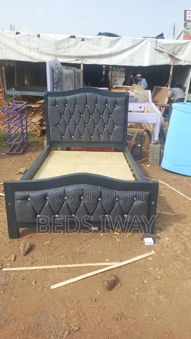 4x6 Bed Turfted Mocket - main view