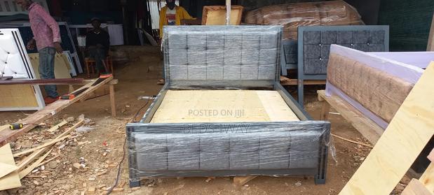 Gray Box 5x6 Tufts Bed - main view