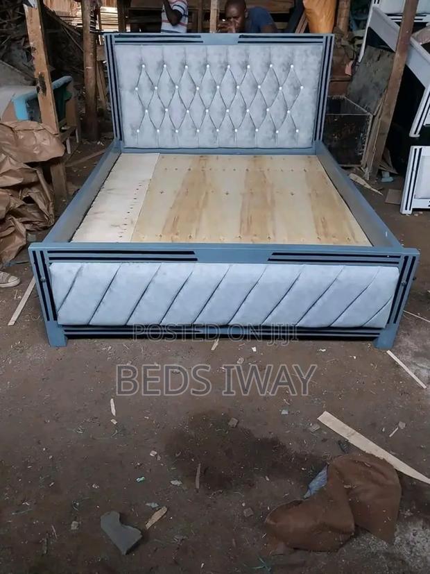 Bright Gray 5x6 Bed - main view