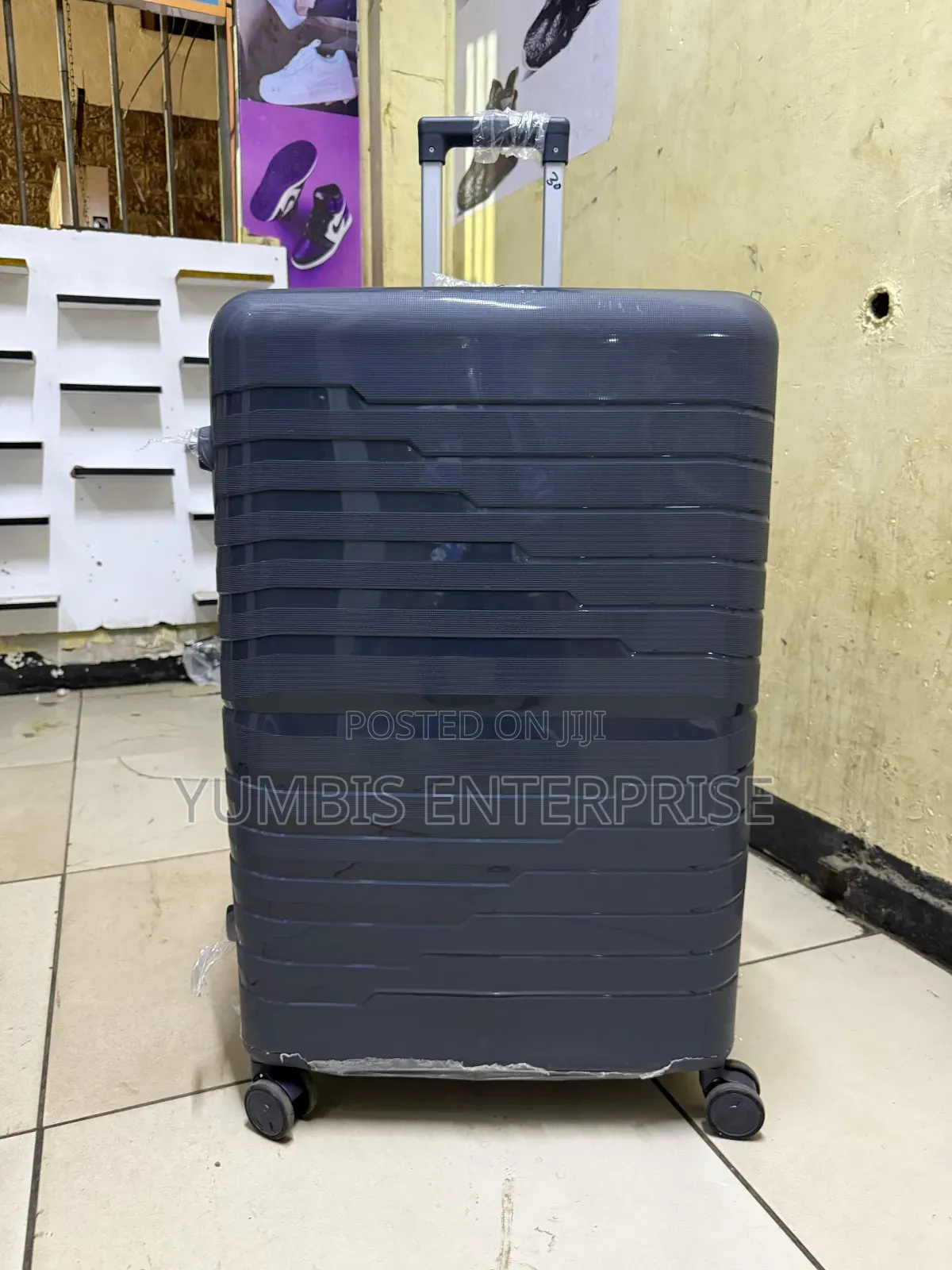 Grey Extra Large Rubber Suitcase Xl Size 30kgs Capacity