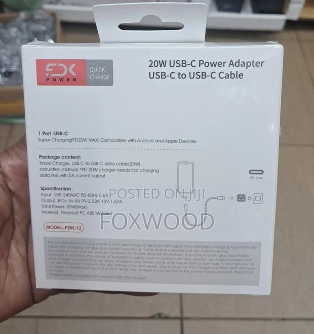 Adapter With Usb-C to Usb-C Cable. - thumbnail 2