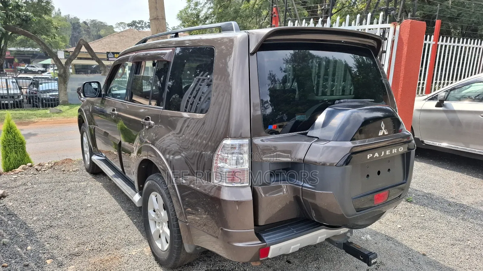 Mitsubishi Pajero V80 3.2 DI-D 2018 Brown