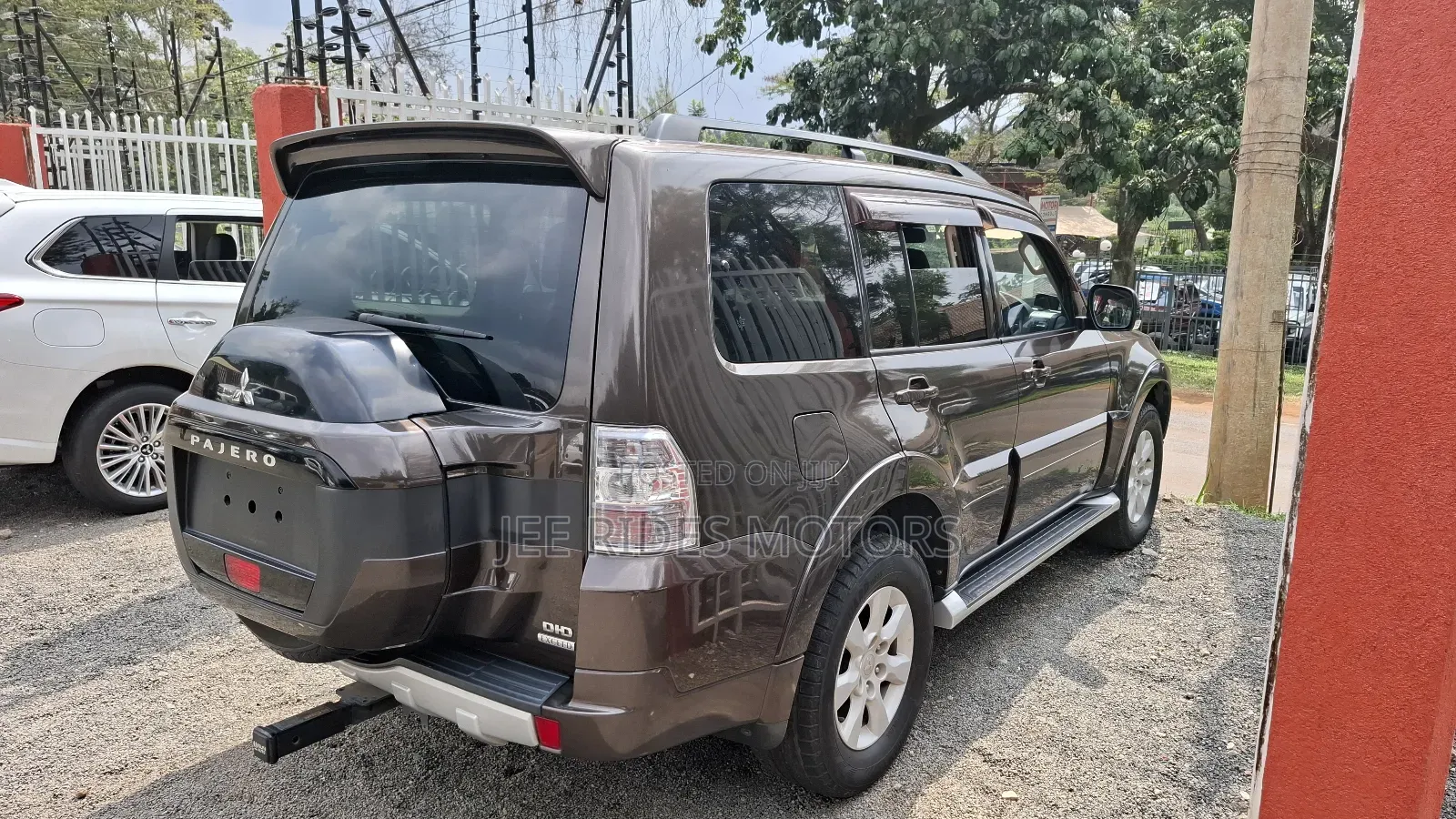 Mitsubishi Pajero V80 3.2 DI-D 2018 Brown