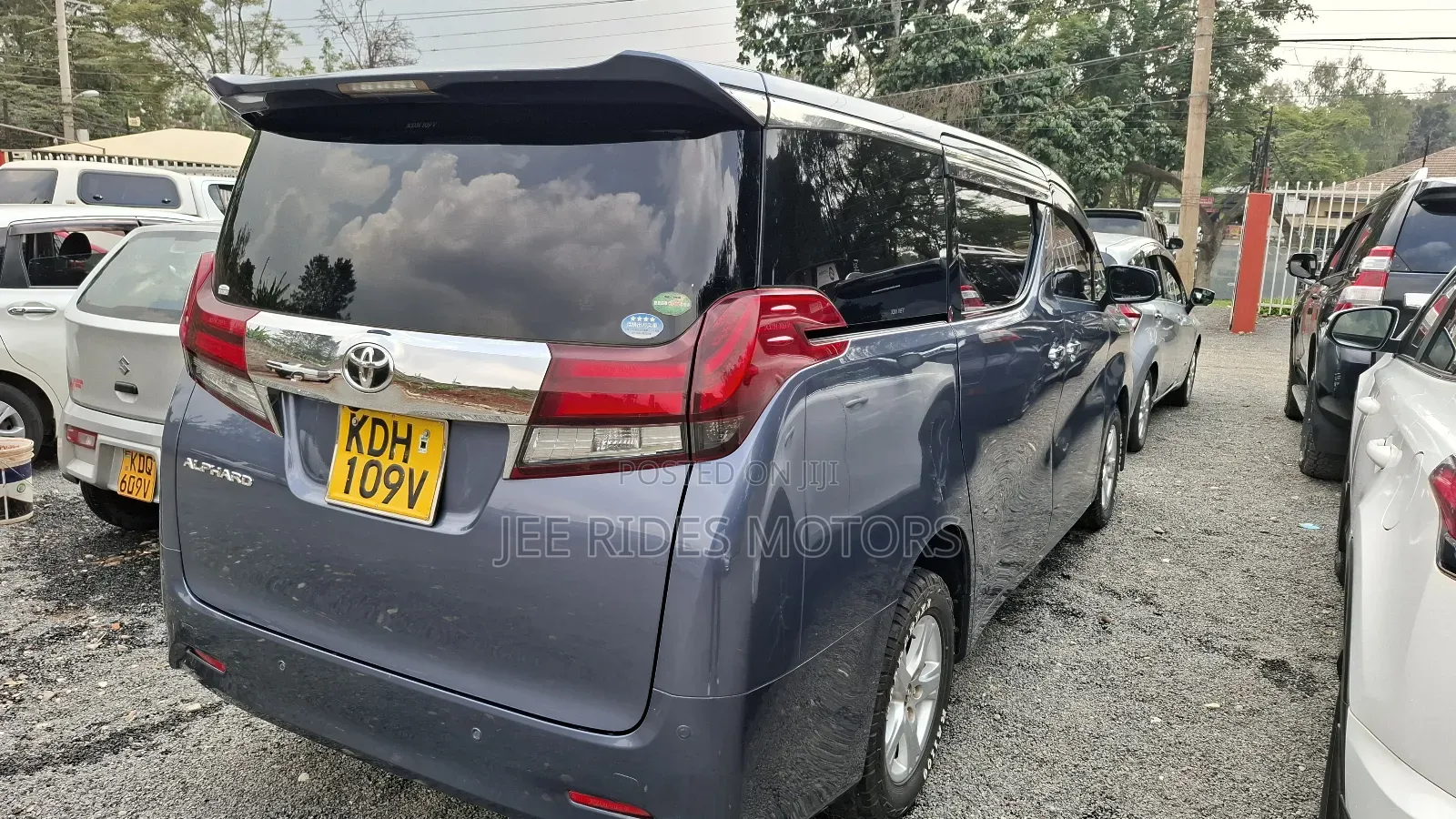 Toyota Alphard 2.5 Petrol FWD 2016 Blue