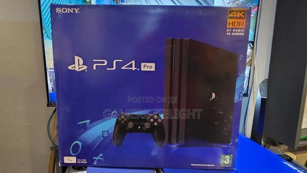 Playstation 4 Pro - main view