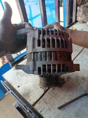 Alternator Nissan Hardbody