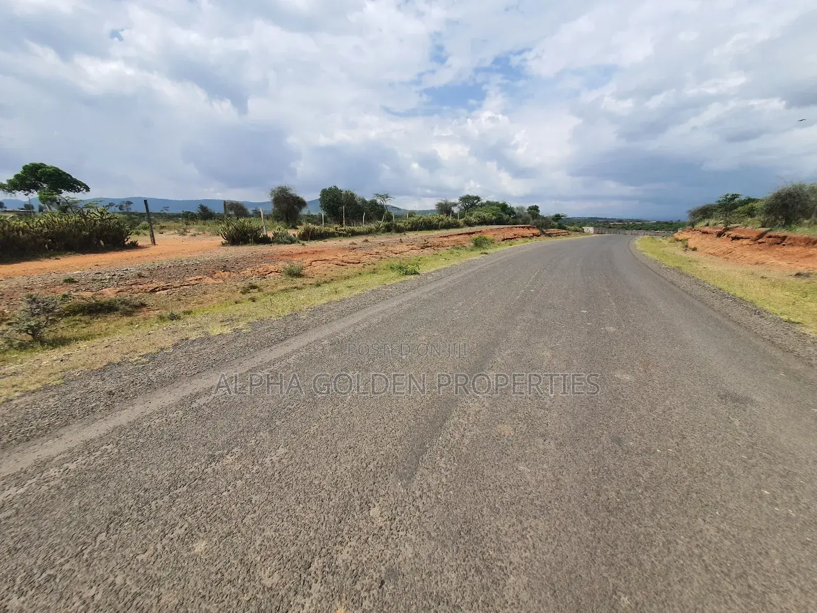 Nanyuki ,5 Acres Land Touching Tarmac and River!