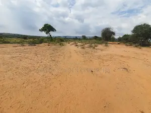 Nanyuki ,5 Acres Land Touching Tarmac and River!