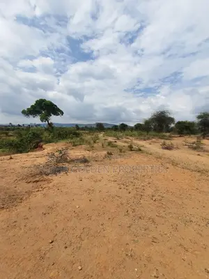 Nanyuki ,5 Acres Land Touching Tarmac and River!