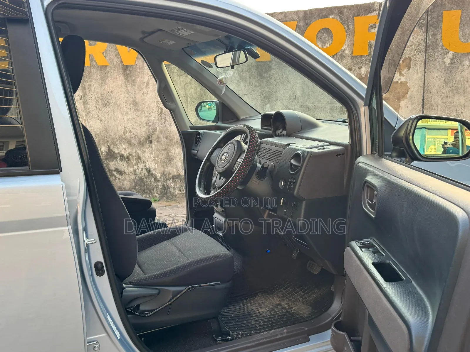 Toyota Porte 2017 Blue