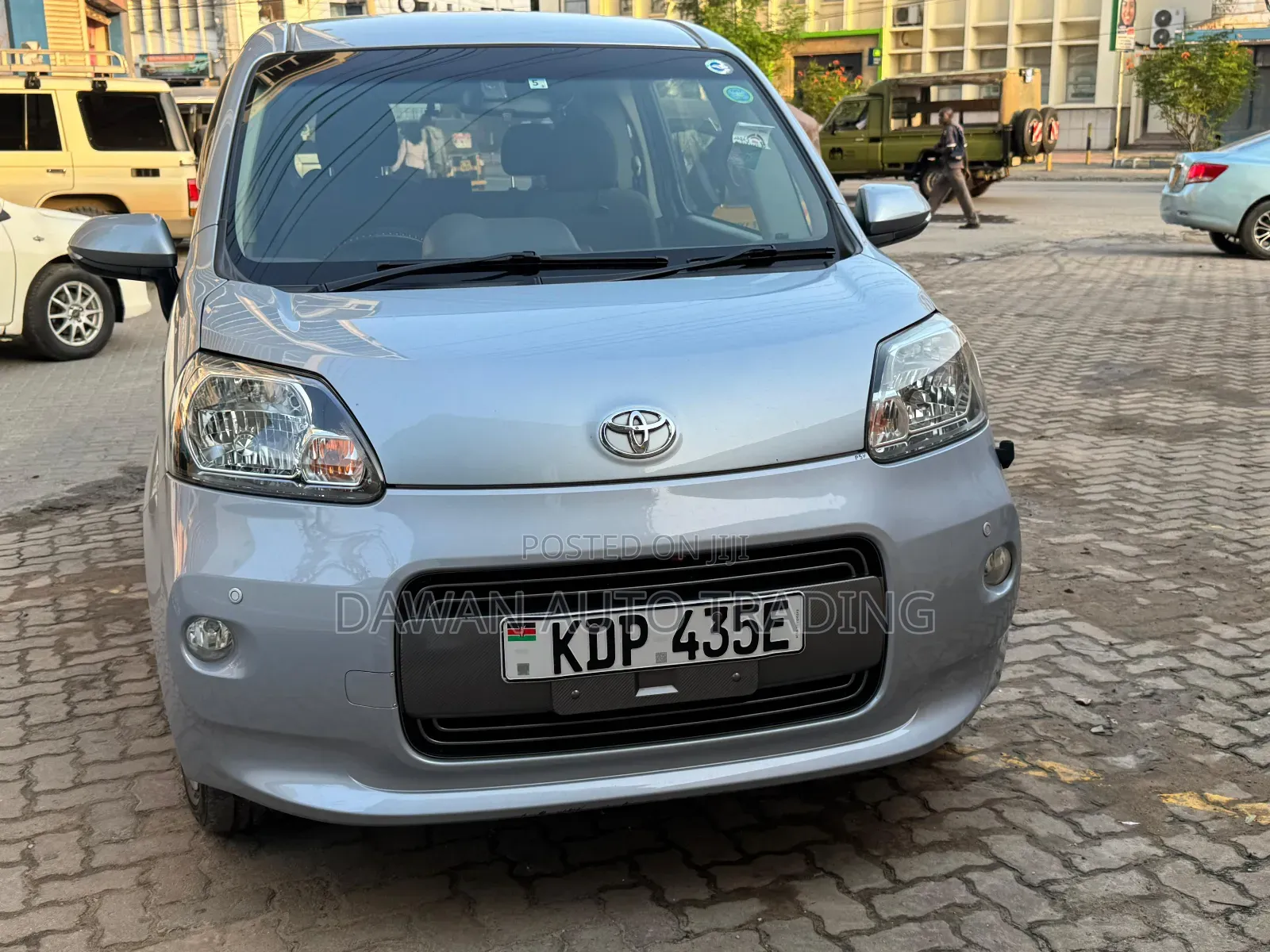 Toyota Porte 2017 Blue