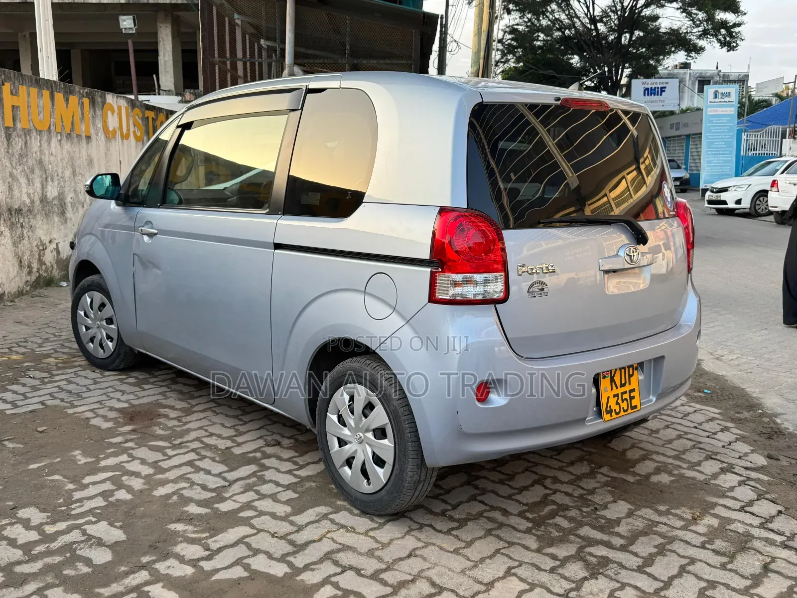 Toyota Porte 2017 Blue