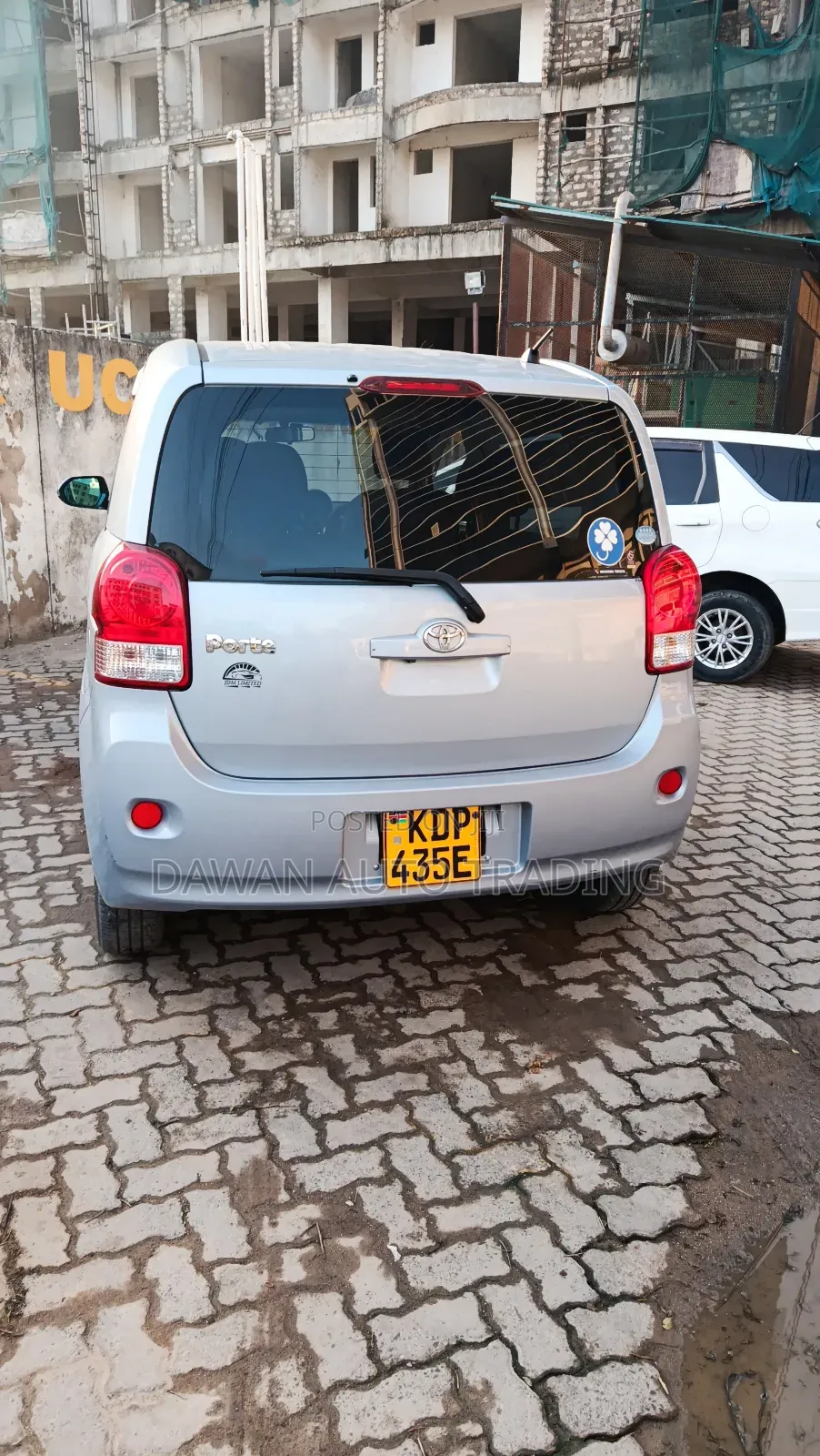 Toyota Porte 2017 Blue
