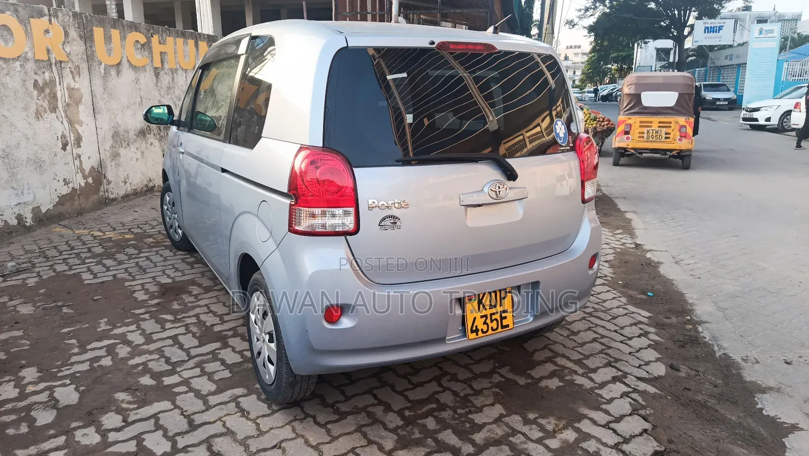 Toyota Porte 2017 Blue