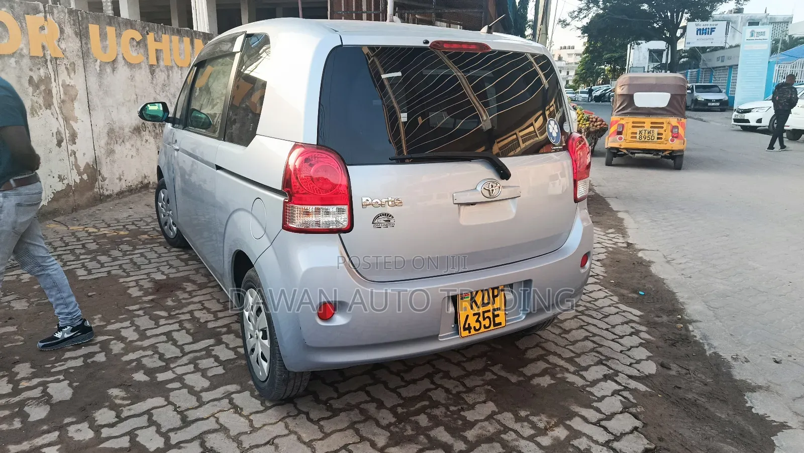 Toyota Porte 2017 Blue