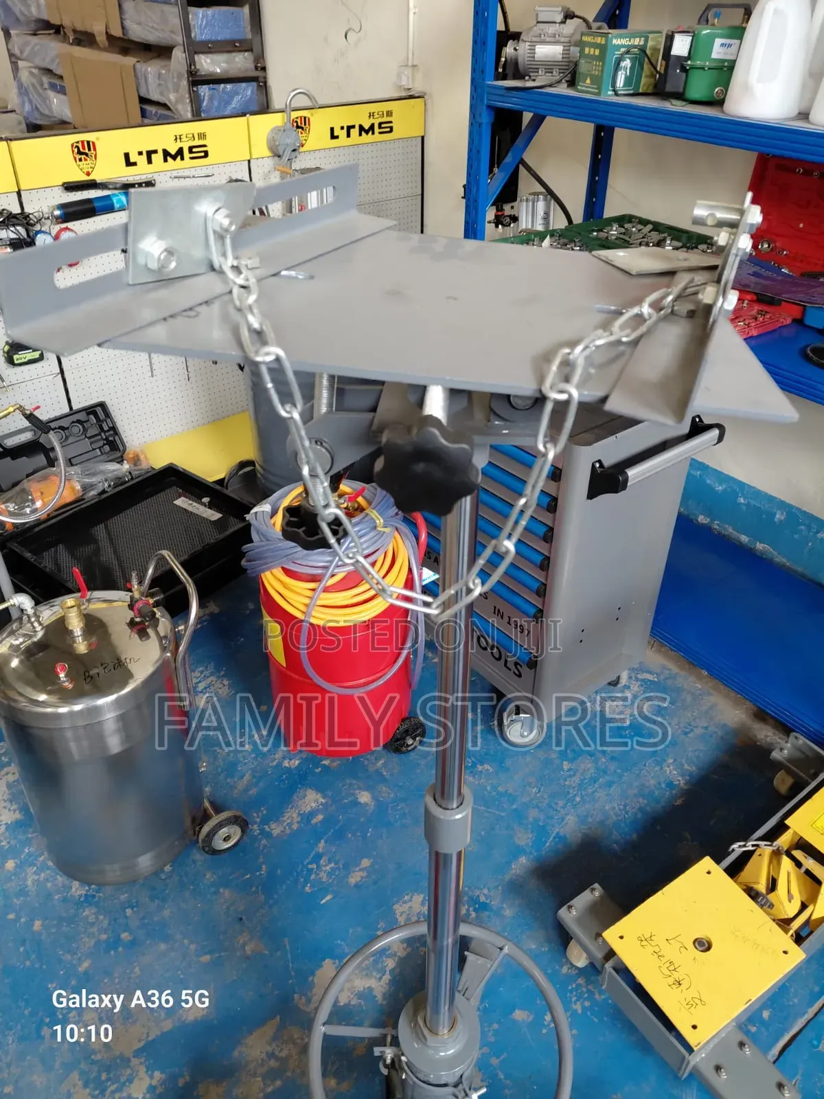 Hydraulic Transmission Jack Stand.
