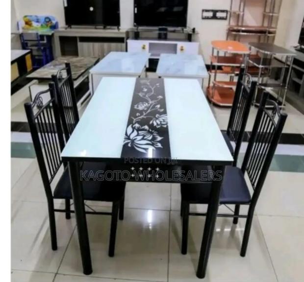 4 Sitter Luxury Dining Table / White